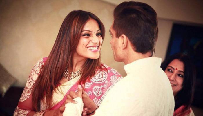 Photo album: Bipasha Basu's mehendi ceremony was a starry affair!
