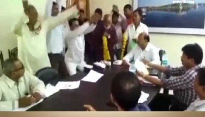 Simply hilarious! Protesters storm PWD office, perform 'nagin dance' against official apathy - Watch
