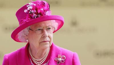 Britain`s queen joins royal Invictus Games challenge to Obamas -Watch video