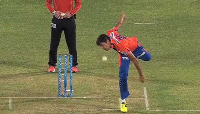 WATCH: Gujarat Lions' mystery spinner Shivil Kaushik reminded us of Paul Adams - Here's why!