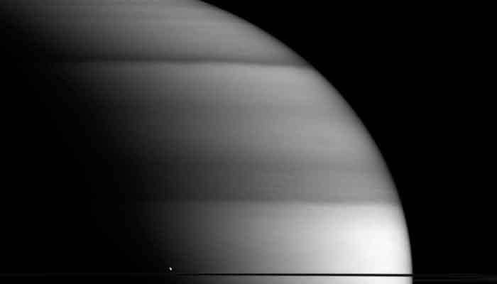 The dew drop of Saturn – See pic!