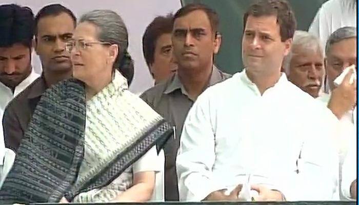 March for democracy: Sonia Gandhi, Rahul Gandhi, Manmohan Singh briefly detained