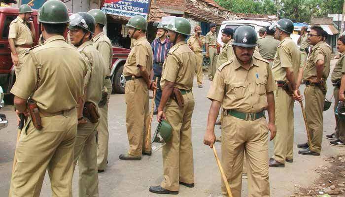 Suspected terrorists storm police picket in J&amp;K, loot arms