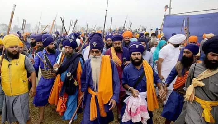 Those who smoke, drink can't vote in SGPC polls; President gives nod to law