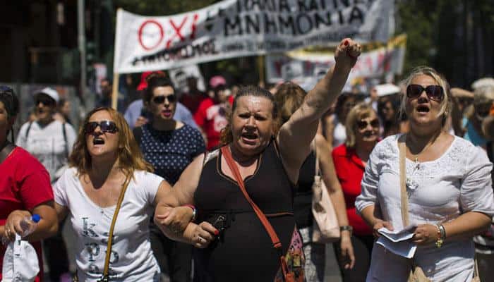 Thousands take to streets in Greece ahead of reform vote