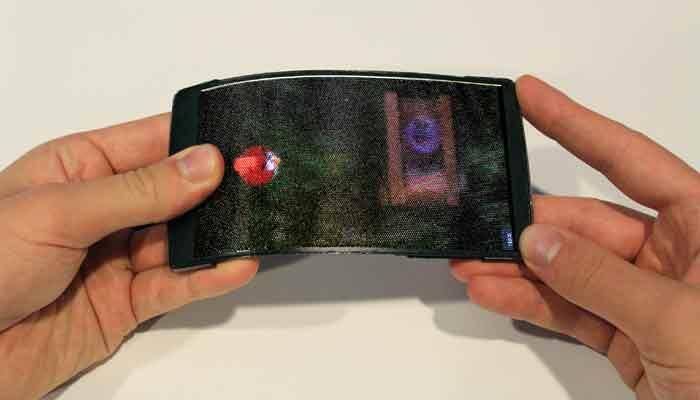 World&#039;s first holographic flexible, glasses-free smartphone developed - Watch!