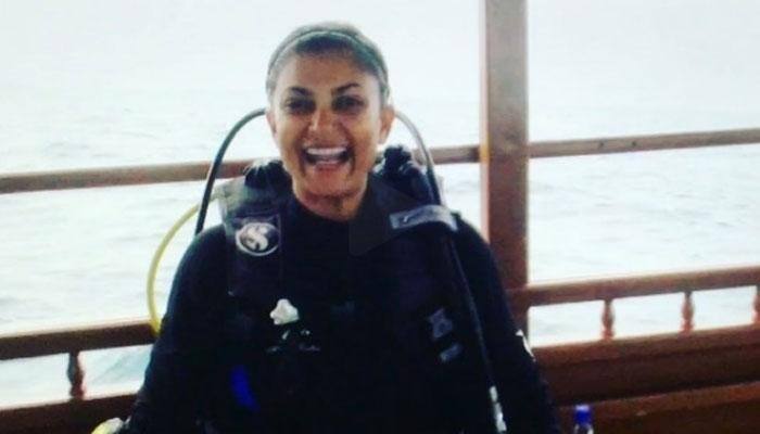 Video alert! Sushmita Sen explores underwater world with daughters Rene, Alisah