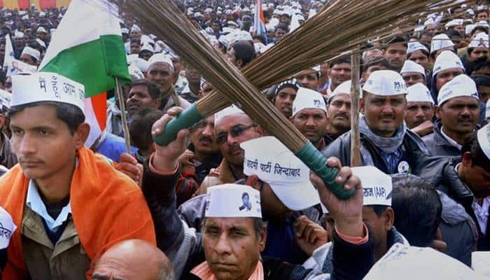 Police stop 15,000 Aam Aadmi Party workers marching towards Chandigarh against Punjab CM