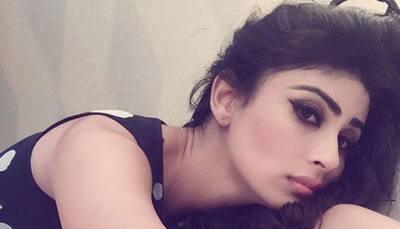 Hot alert! Indian TV’s prettiest ‘Naagin’ Mouni Roy flaunts her curves in Goa