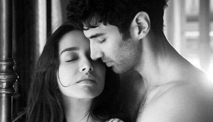 Shraddha Kapoor, Aditya Roy Kapoor set the temperature soaring in new &#039;Ok Jaanu&#039; still - Check out