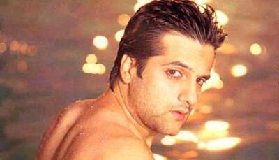 Hey, is that Fardeen Khan? See inside for PIC