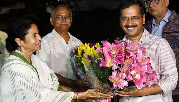 Delhi CM Arvind Kejriwal congratulates Mamata Banerjee