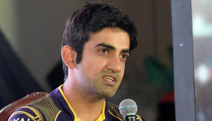 IPL 2016: Hilarious! When Gautam is &#039;Gambhir&#039;, he takes out anger on toothbrushes!