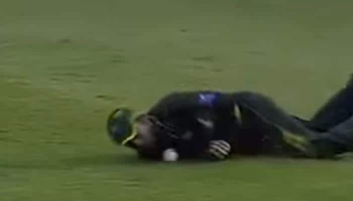 WATCH: Unbelievable cheating! Ahmed Shehzad drops catch, yet goes on to claim it!