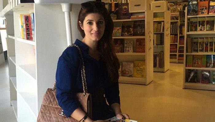 Photo alert! Latest pic of Twinkle Khanna with daughter Nitara will surely make you go aww