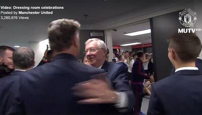 WATCH: Sir Alex Ferguson enters Manchester United FC dressing room, hugs Louis van Gaal