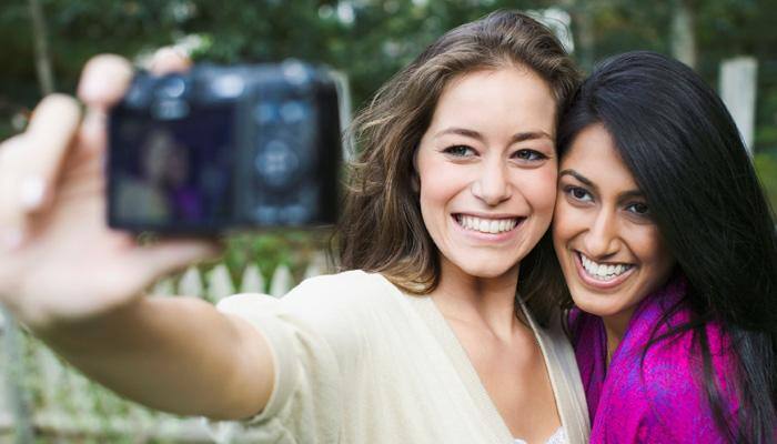 Frequent selfie takers less attractive?