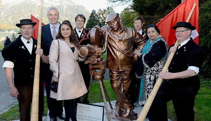 Rani Mukerji, daughter Adira's Paris trip turns into a family affair! – Know why