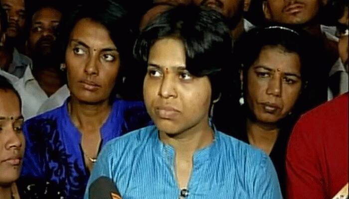 Rights activist Trupti Desai alleges attack by goons in Nashik, hospitalised