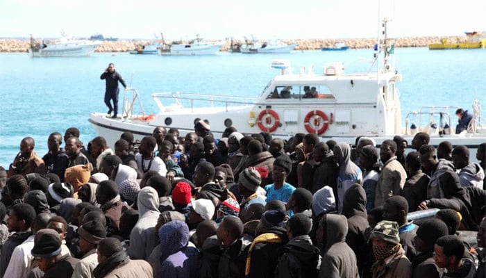 More than 2,000 boat migrants rescued off Italy, 45 dead