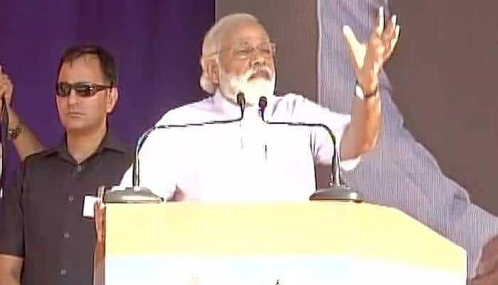 Narendra Modi addresses &#039;Vikas Parv&#039; rally in Karnataka, unveils cooking gas scheme for poor 