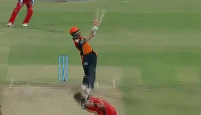 WATCH: WOAH! Ben Cutting smashes 117m six – biggest in IPL 2016!