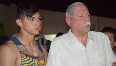 Mexico footballer Alan Pulido freed after fighting kidnapper