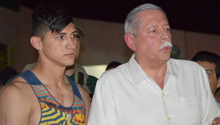 Mexico footballer Alan Pulido freed after fighting kidnapper