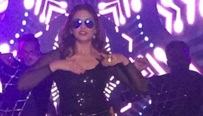 VIDEO: Huma Qureshi sizzles at Ceat Awards; Virat Kohli, Joe Root win big