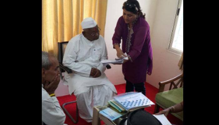 Anjali Damania to begin protest outside Devendra Fadnavis’ residence to demand Eknath Khadse's resignation