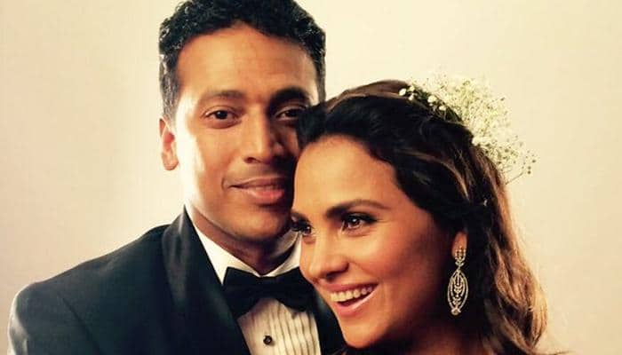 Hotness personified: Lara Dutta, Mahesh Bhupati freeze frame, look absolutely breathtaking!