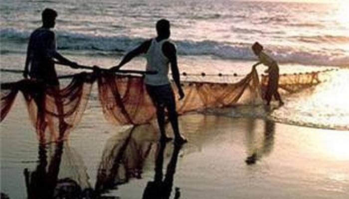 Four Indian fishermen apprehended by Sri Lankan Navy