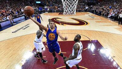 Stephen Curry lifts Golden State Warriors over Cleveland Cavaliers to brink of repeat crown