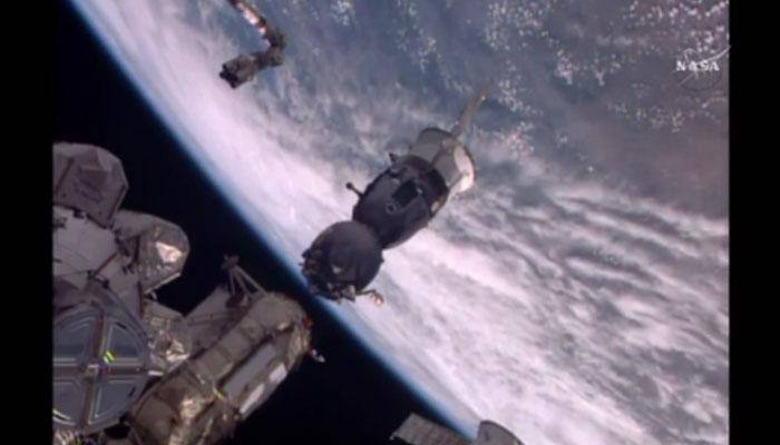 After 186 days in space, Expedition 47 crew members succesfully departs from ISS - Watch