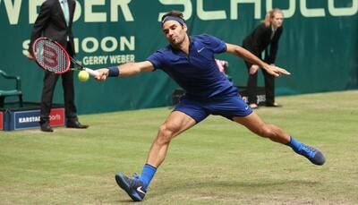 Roger Federer stunned by teen as Halle set for all-German final 