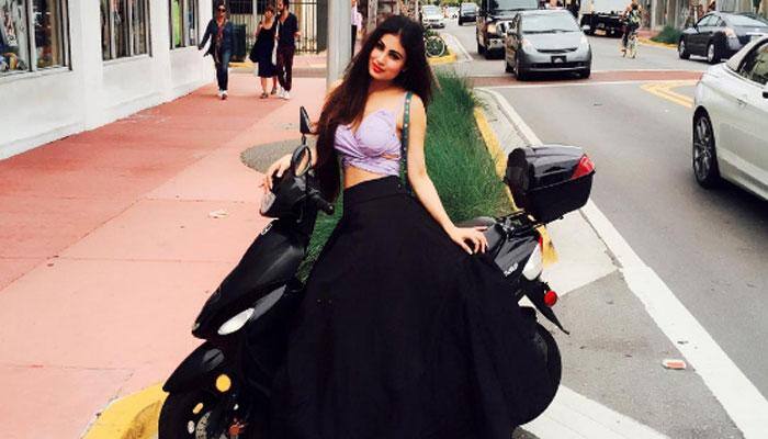 'Naagin' Mouni Roy all set to make her Bollywood debut! Details inside