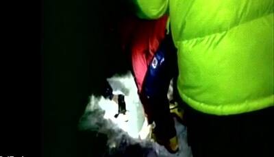 Army jawans rescue girl climber trapped in a Uttarkashi glacier - Watch daring video