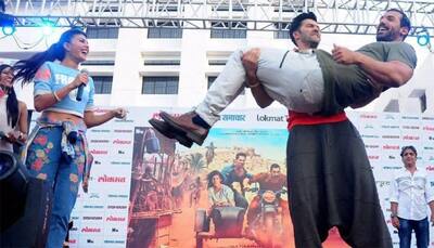 Watch videos: Varun Dhawan's terrific dance moves for 'Dishoom' promotions in Nagpur!