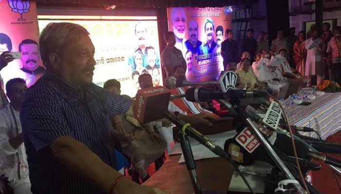I respect martyrdom but you're trained to kill enemy, not to die - Manohar Parrikar told jawans