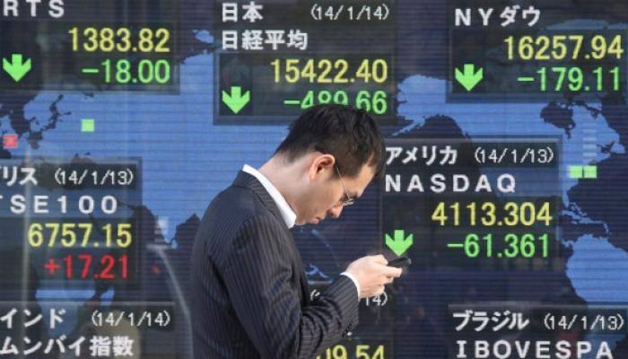 Brexit woe: Pound tumbles, most markets extend losses