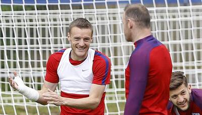 England's Roy Hodgson dismisses report of Wayne Rooney-Jamie Vardy rift