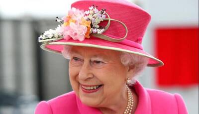 'I'm still alive' jokes Queen Elizabeth on N Ireland visit