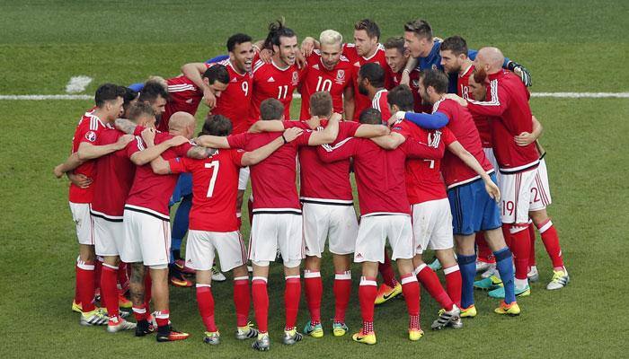 Video: How Wales's players celebrated rivals England's exit from the Euro 2016. Crazy!