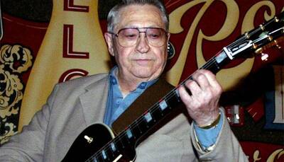 Elvis Presley's guitarist Scotty Moore dies at 84