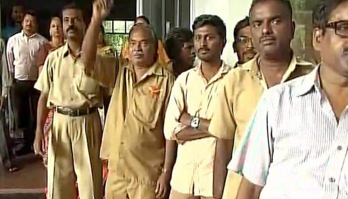 7th Pay Commission: Unions reject Centre&#039;s pay hike, threaten to go on strike