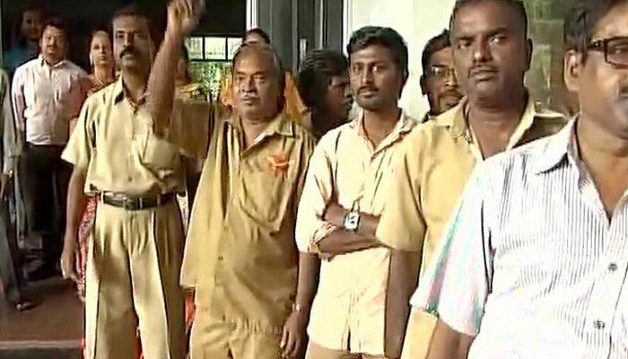 7th Pay Commission: Unions reject Centre's pay hike, threaten to go on strike