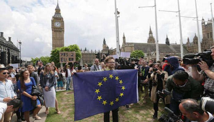 Thousands of protesters march in London against Britain`s vote to leave the EU