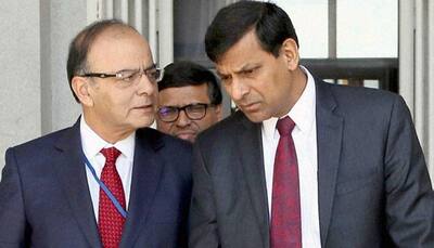 FM Arun Jaitley, RBI Chief Raghuram Rajan to discuss country's fiscal issues today