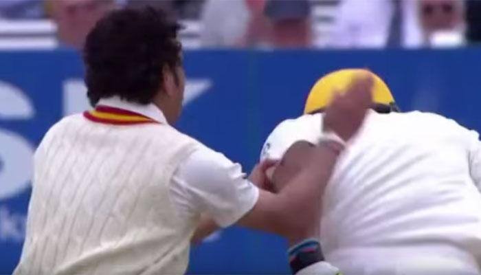VIDEO: WHAT A GESTURE! When Yuvraj touched Sachin's feet during Live Match!