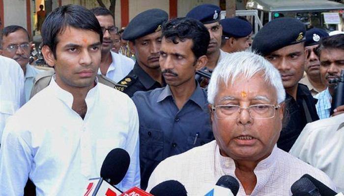 Bihar Health Minister Tej Pratap Yadav threatens journalist, Lalu jumps to defend son